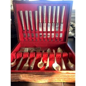 Vintage 45Pc Oneida CAPRI Silverplate 1881 WM A Rogers Art Deco Flatware Set